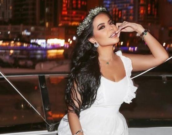 “وينك يا عصام تشوف هلشوفة”.. نجمة “باب الحارة” السورية تتعرّض للهجوم بسبب تقليدها هيفا وهبي (فيديو)