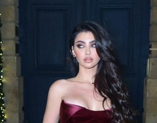 بفستان مُثير.. فنانة لبنانية تستعرض إطلالتها الجريئة في شوارع باريس (صور)