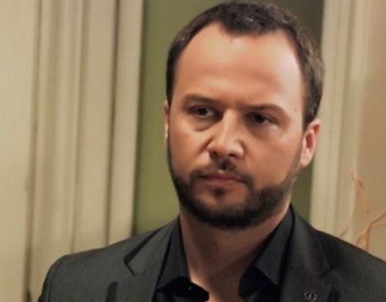 في ظل التطورات الأخيرة التي هزّت سوريا.. مكسيم خليل ينشر صورة معبّرة وتغريدة لافتة!