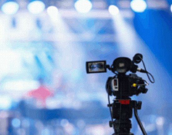 إعلامية لبنانية تناشد عبر مواقع التواصل.. اليكم ما طلبته