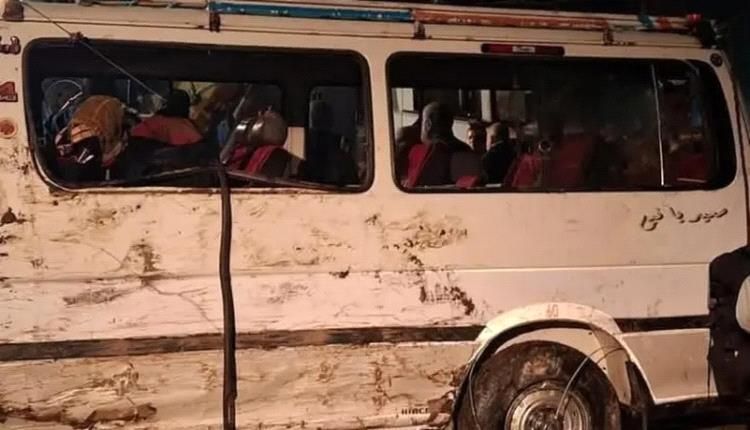 غرق ميكروباص في مصر.. 15 غطاسا يبحثون عن المفقودين