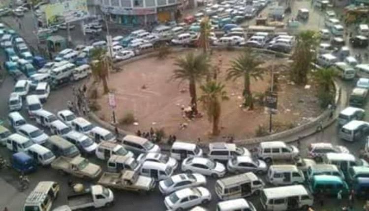 شرطة السير في عدن تعلن تخفيضًا على المخالفات المرورية!