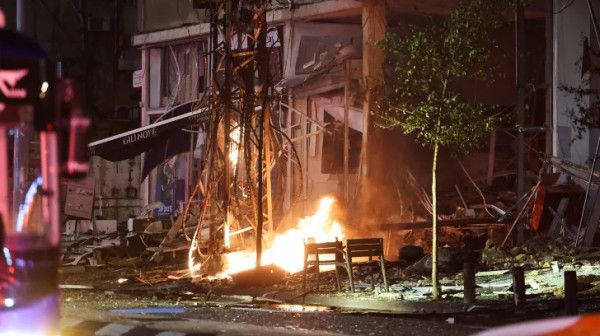 صاروخ باليستي من اليمن يصيب تل أبيب: 20 مصابًا وفشل للقبة الحديدية - موقع الخليج الان