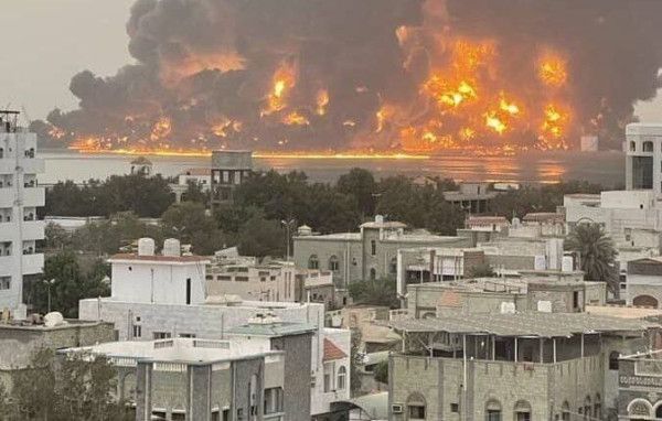 اليمن: غارات إسرائيلية تستهدف مطار صنعاء وميناء الحديدة وبنى تحتية للطاقة - موقع الخليج الان