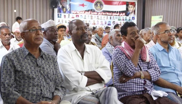 لقاء للانتقالي في المكلا يعلن محاربة الفساد وتبني مطالب المواطنين