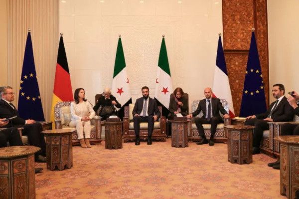 صحيفة إسرائيلية: العديد من قادة دول العالم يتوددون لزعيم سوريا الجديد - موقع الخليج الان