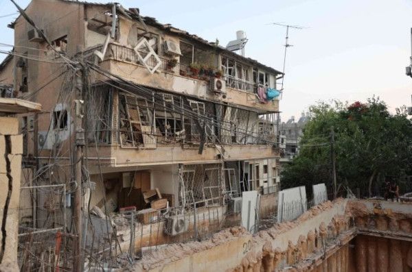 صور: هجوم صاروخي إيراني يخلّف قتلى وجرحى ويُحدث دماراً واسعاً في إسرائيل - الخليج الان