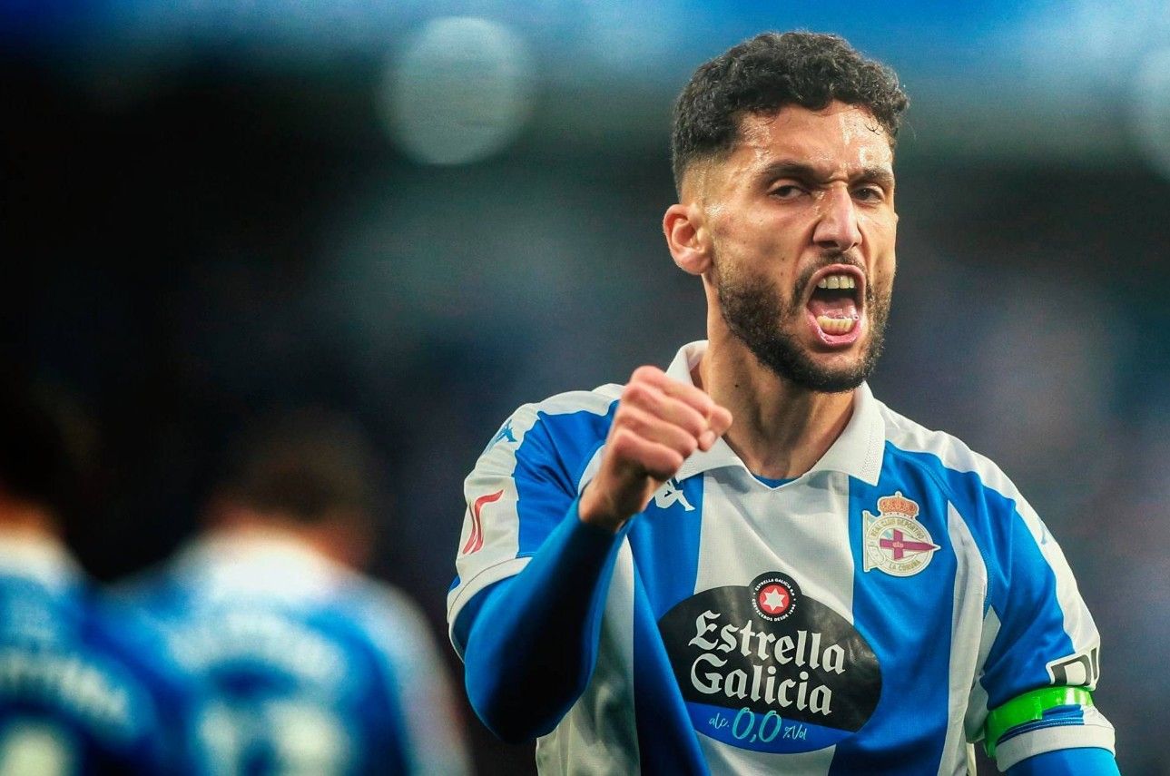 ديبورتيفو لاكورونيا يصدر بيانا حول حالة المغربي زكريا الدهشوري