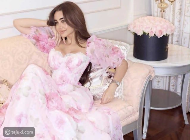 هنا الزاهد تخطف الأضواء بشعر منسدل لإطلالة ربيعية