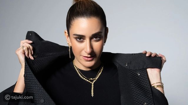 أمينة خليل تزفّ باليونان وإطلالتها الجمالية تلفت الأنظار