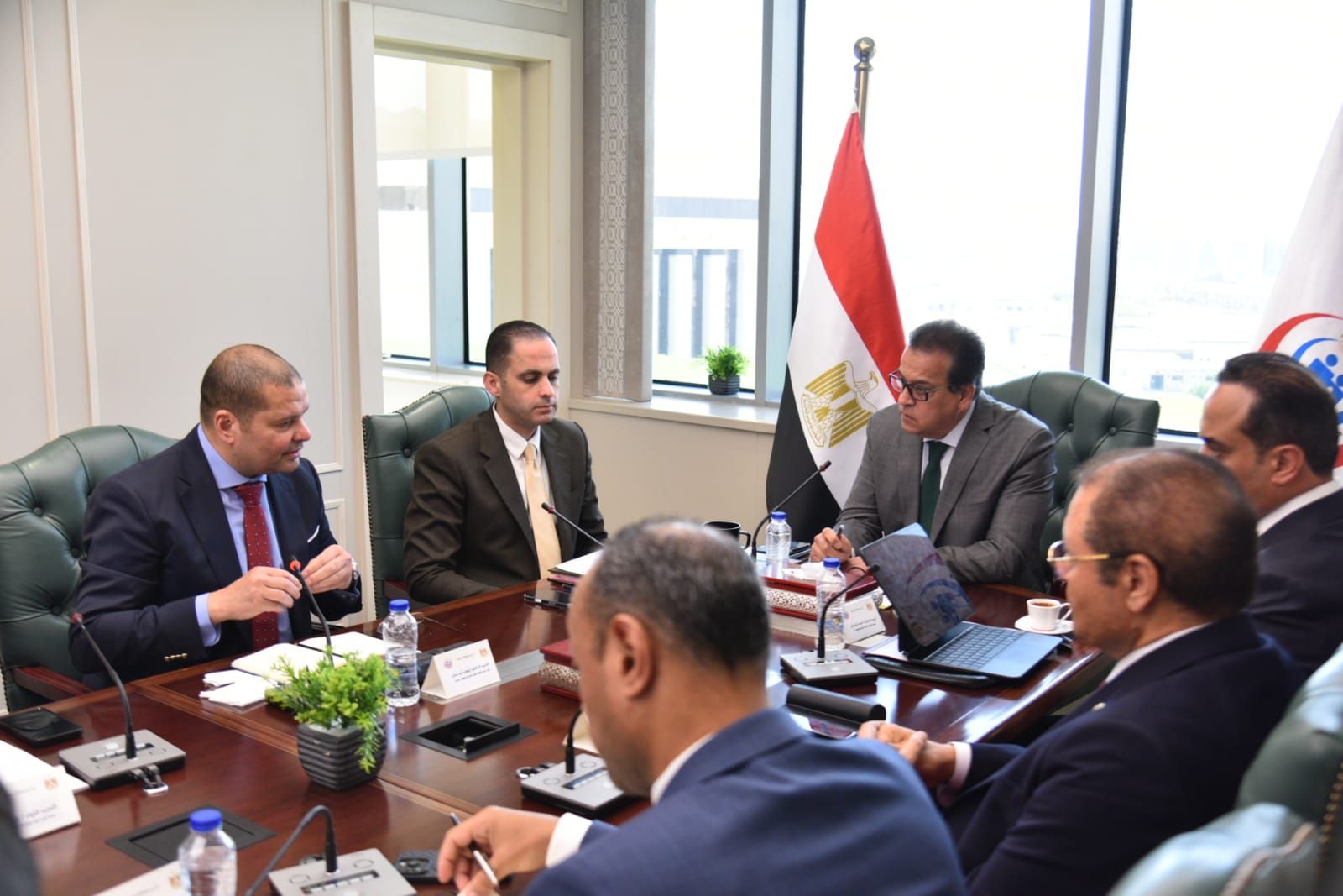 وزير الصحة يعقد اجتماعا لمتابعة الموقف التنفيذي لميكنة منظومة التأمين الصحي الشامل - الخليج الان