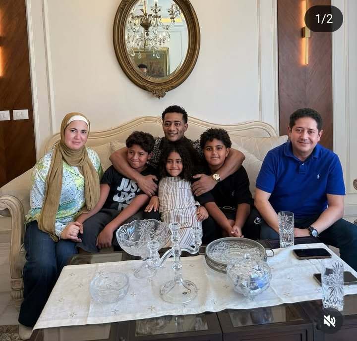 محمد رمضان يعلن تصالح نجله مع زميله بعد واقعة تعديه عليه: كل اللي فات إشاعات عمر وعلي اخوات - الخليج الان