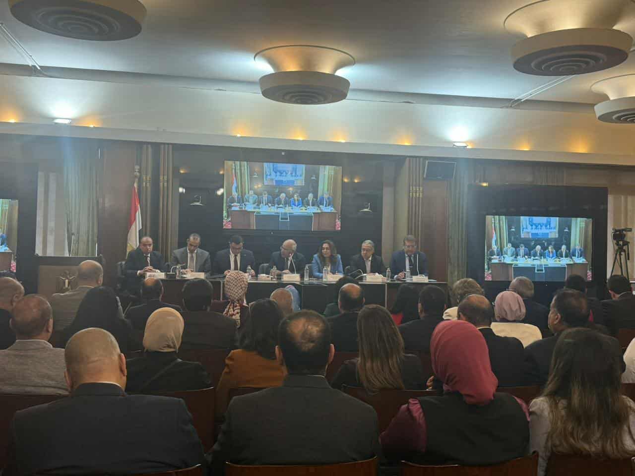 مستشار رئيس مجلس النواب: البرلمان يحق له التدخل تشريعيا لإنهاء قوانين الإيجار القديم الاستثنائية - الخليج الان