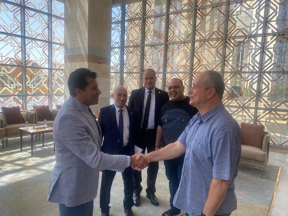 وزير الشباب والرياضة يلتقي رئيس اتحاد رفع الأثقال والمدير الفني الجديد للمنتخب المصري - الخليج الان