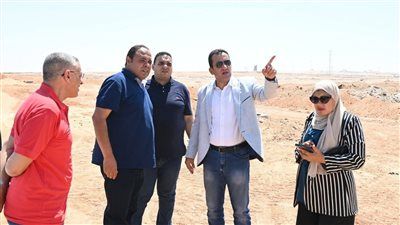 وزير الإسكان يتابع مشروعات المرافق والطرق ومشروع "ديارنا" السكني بمدينة العاشر من رمضان - الخليج الان