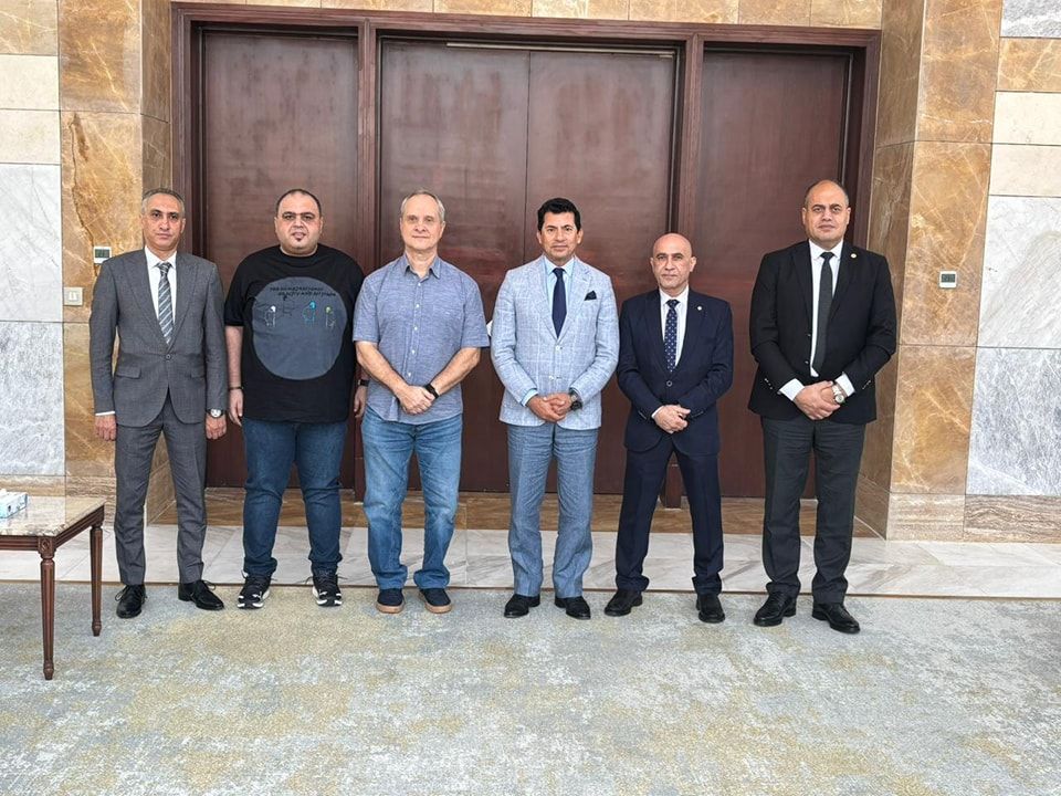 وزير الشباب والرياضة يلتقي رئيس اتحاد رفع الأثقال والمدير الفني الجديد للمنتخب المصري - الخليج الان