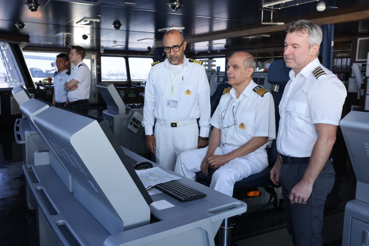 بخصم 15%.. قناة السويس تستقبل أولى سفن الحاويات العملاقة بعد توقف طويل: "OSIRIS" تعبر من باب المندب - الخليج الان