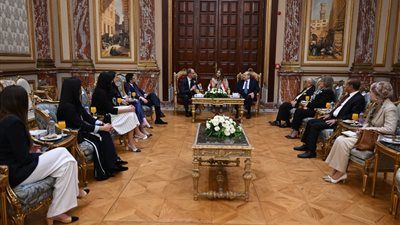 رئيس الشيوخ يستقبل رئيس وزراء صربيا«صور» - الخليج الان