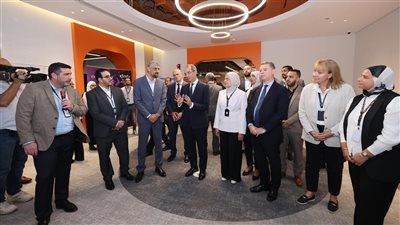 بإجمالى استثمارات 135 مليون دولار.. وزير الاتصالات يتفقد مقر شركة VXI الأمريكية الرائدة في مجال خدمات التعهيد بالقاهرة - الخليج الان