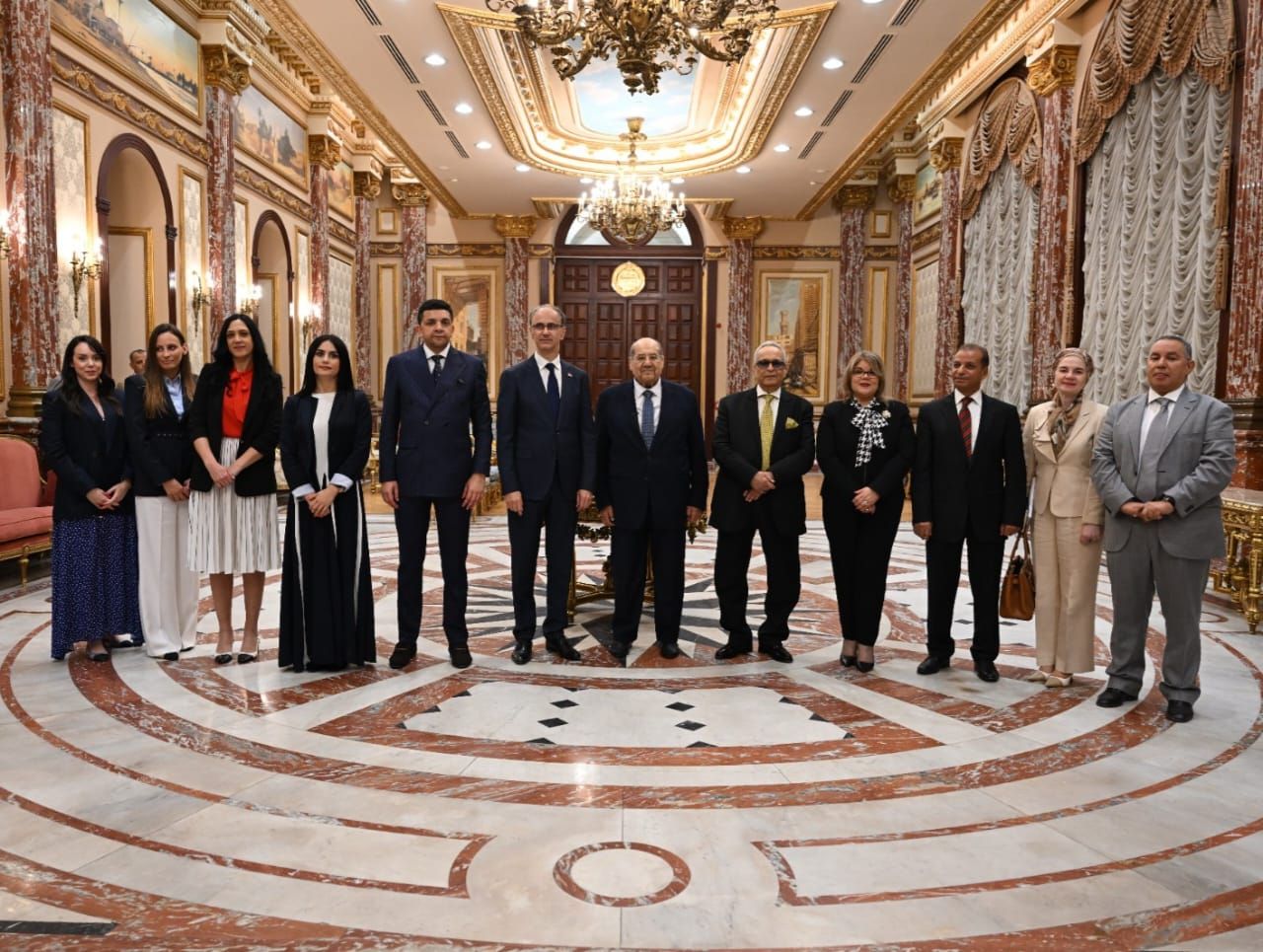 رئيس الشيوخ يستقبل رئيس وزراء صربيا«صور» - الخليج الان