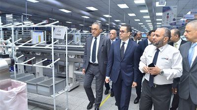 مستعرضًا خططها التوسعية بالسوق.. وزير الاستثمار في جولة تفقدية بعدد من الشركات بالمنطقة الحرة بمدينة نصر - الخليج الان