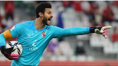 كواليس اللحظات الأخيرة.. تعليمات الشناوي السرية وصراخه في غرفة الملابس قبل مواجهة بالميراس - الخليج الان