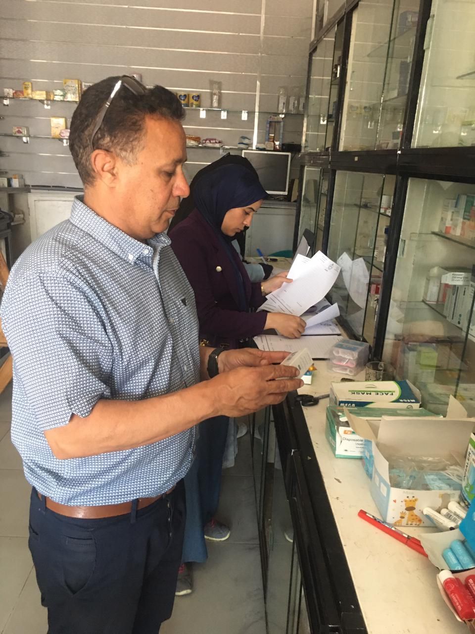تموين الإسماعيلية يكثف حملاته على الصيدليات لضبط الأدوية المخالفة - الخليج الان