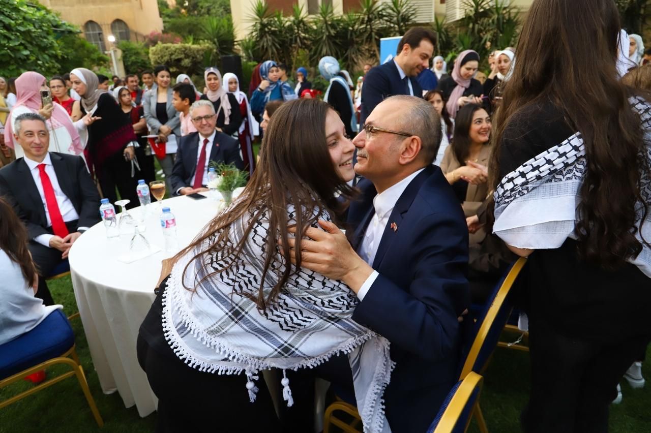 في اليوم العالمي للاجئين.. سفير تركيا بالقاهرة: "لا يمكن إنكار حق العودة للفلسطينيين وعلينا تقاسم الأعباء بعدل - الخليج الان