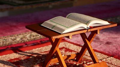 ما حكم قراءة القرآن مصحوبا بالموسيقى.. د. نظير عياد يجيب - الخليج الان