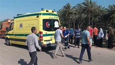 مصرع شخص وإصابة 8 آخرين في تصادم سيارة وجرار زراعي بكفر الشيخ - الخليج الان