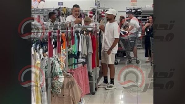 كاميرا تليجراف الخليج: ظهور مروان عطية في أحد مولات أمريكا برفقة عصام الحضري بعد الخسارة من بالميراس - الخليج الان