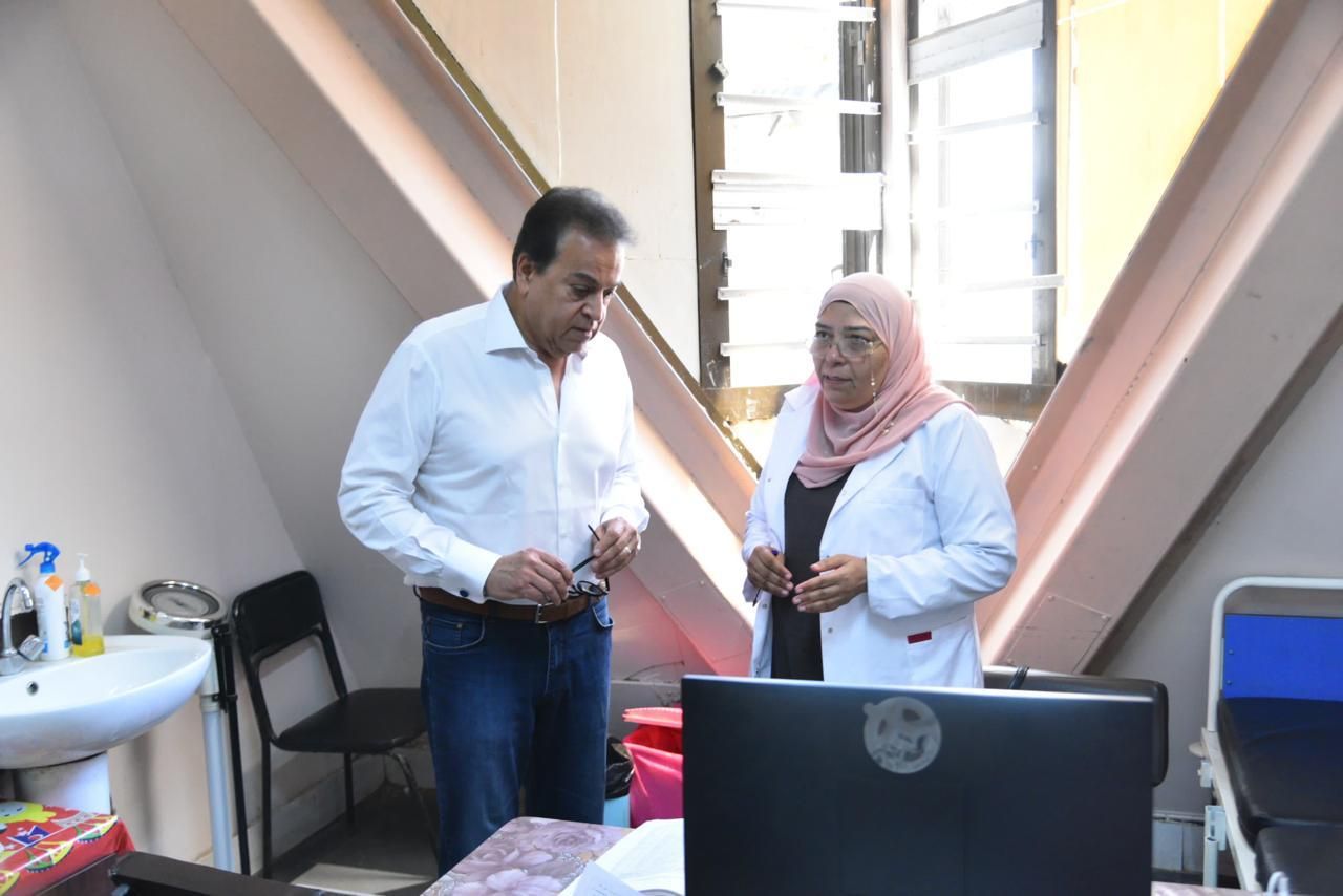 وزير الصحة يتفقد المركز الصحي الحضري بصقر قريش ويوجه بمراجعة التشطيبات النهائية غير الطبية - الخليج الان