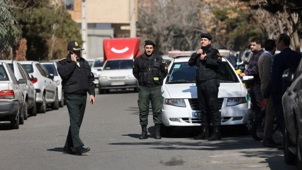 إيران: اعتقال جاسوس للموساد وتفكيك قنبلة إلكترونية غرب طهران - الخليج الان