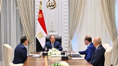 السيسي يترأس اجتماعاً استراتيجياً لمتابعة مبادرة التسهيلات الضريبية وخطة خفض الدين الخارجي - الخليج الان