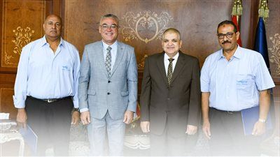 قناة السويس تكرّم مشرفي محطة إرشاد القنطرة لتفانيهم خلال حادث سفينة RED ZED 1 - الخليج الان