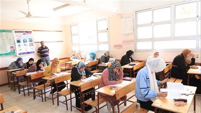 813 ألف طالب بالثانوية العامة يواجهون امتحان اللغة العربية للعام 2025 داخل اللجان - الخليج الان