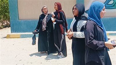عايز ٤ ساعات.. طلاب الثانوية العامة يشكون من ضيق الوقت في امتحان اللغة العربية بالإسماعيلية - الخليج الان