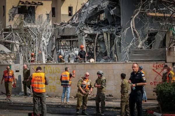 زلزال الصواريخ: الرد الإيراني يحوّل مدن إسرائيل إلى ساحات دمار - الخليج الان