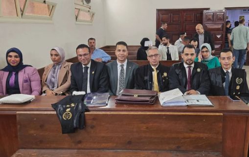 وصول المراقب المالي المتهم بهتك عرض الطفل ياسين داخل مدرسة الكرمة للمحكمة - الخليج الان