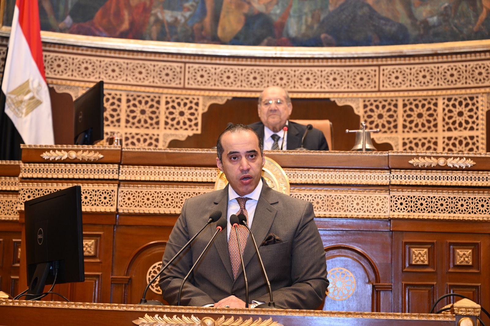 الوزير محمود فوزى: «من الإنصاف القول إن مجلس الشيوخ جاء بالنجاحات التي أسهمت بشكل فعال في دعم المسار التشريعي بمصر » - الخليج الان