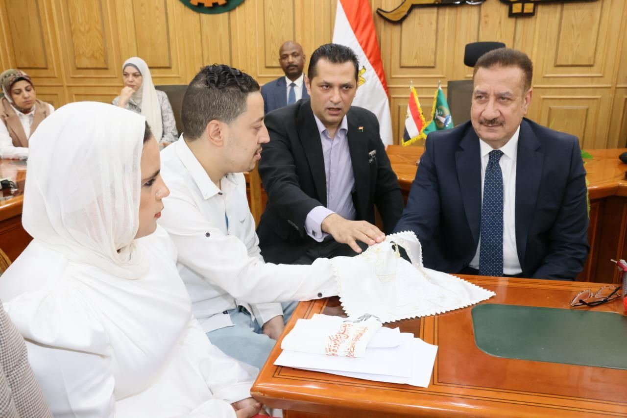 في لفتة إنسانية.. محافظ المنوفية "وكيلاً" لعروسة يتيمة من مؤسسة تربية البنات بشبين الكوم - الخليج الان