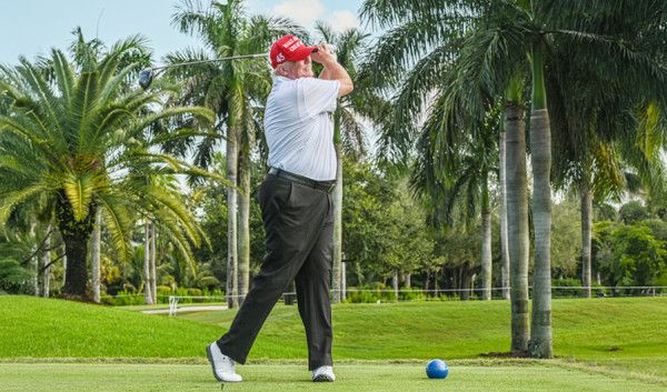 من ملعب الغولف.. ترامب يطلق أخطر أوامره ضد إيران - الخليج الان