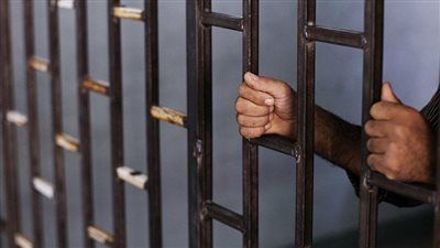 ضبط منتحل صفة طبيب بسوهاج يدير مركزًا وهميًا لعلاج الأورام بالطب البديل داخل منزله - الخليج الان