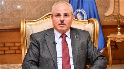 جامعة قناة السويس تعتمد نتائج البرامج المميزة بكلية التجارة وتحتفي بالدفعة الثانية من الخريجين - الخليج الان