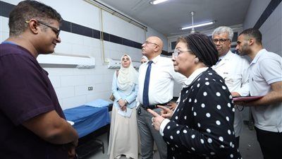نائب وزير الصحة تتفقد عدد من المنشآت الصحية في محافظة قنا ضمن زيارة ميدانية مكثفة - الخليج الان
