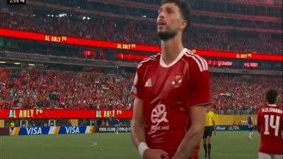 بأقدام وسام أبو علي.. الأهلي يفرض تقدمه على بورتو في الشوط الأول بكأس العالم للأندية  - الخليج الان