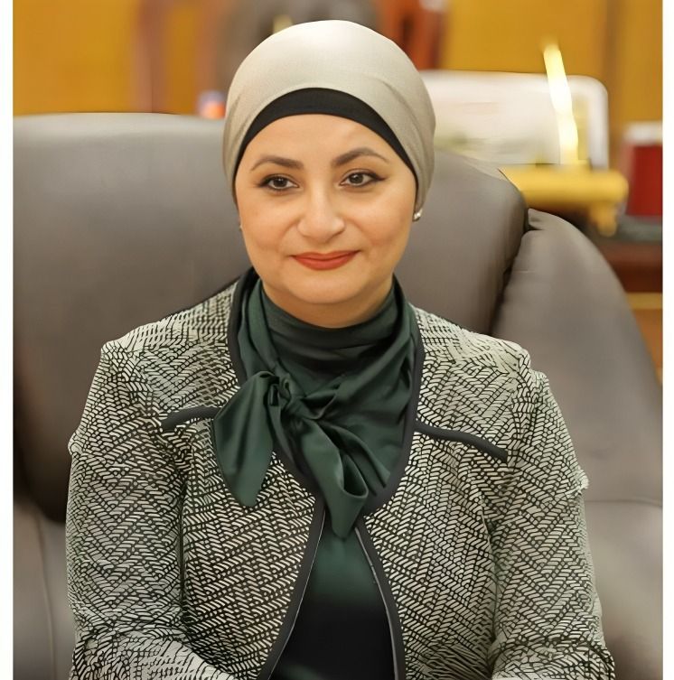 جامعة قناة السويس تعتمد نتائج البرامج المميزة بكلية التجارة وتحتفي بالدفعة الثانية من الخريجين - الخليج الان