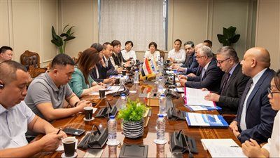 رئيس اقتصادية قناة السويس يستقبل وفد غرفة إقليم «جيلين» الصينية للتجارة المتضمن 20 شركة في قطاعات متنوعة - الخليج الان