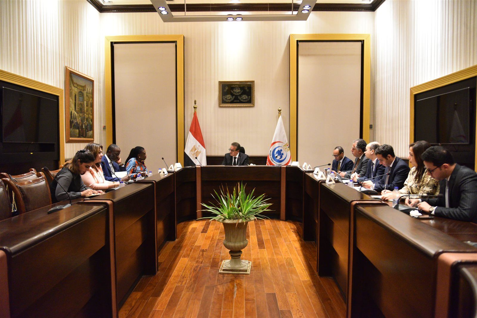 وزير الصحة يبحث مع مفوضة الاتحاد الإفريقي تعزيز التعاون الصحي المشترك - الخليج الان