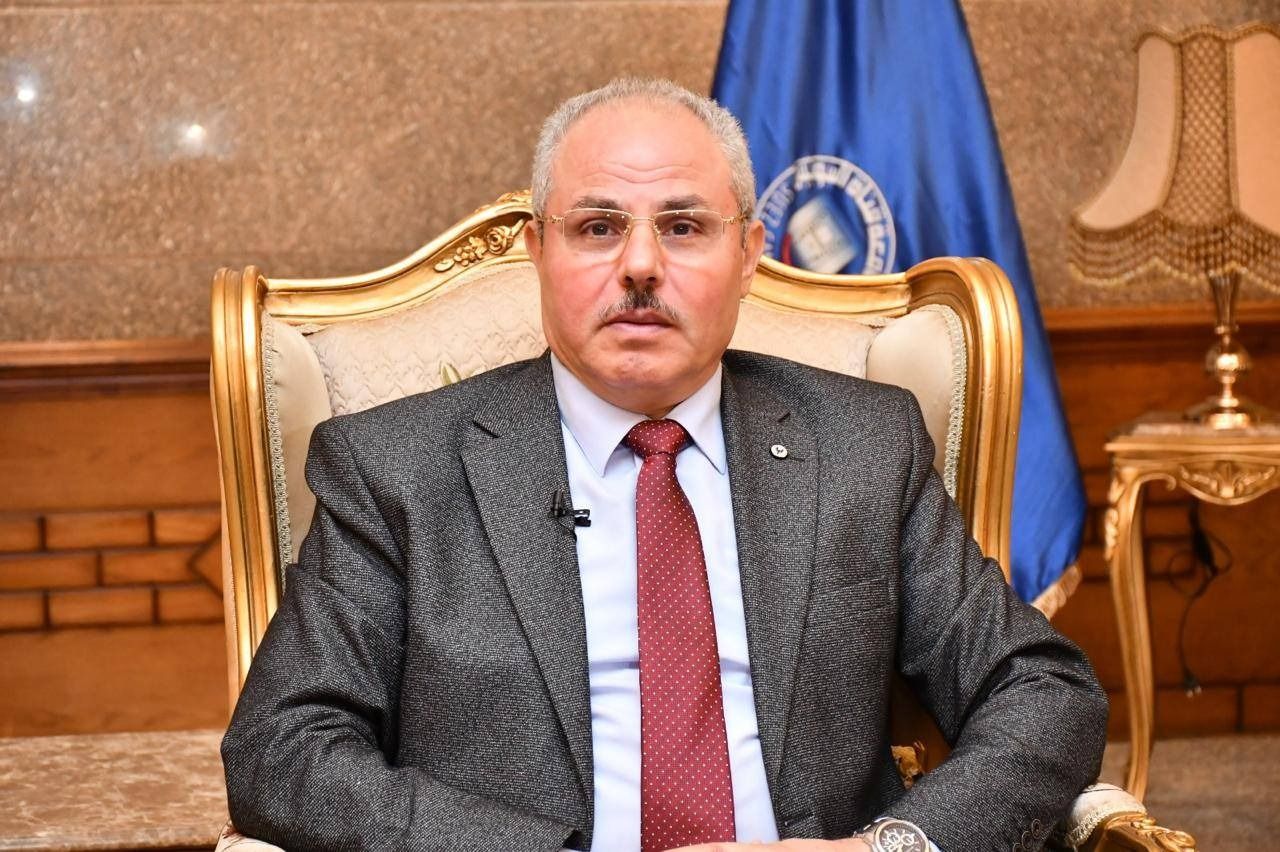 جامعة قناة السويس تعتمد نتائج البرامج المميزة بكلية التجارة وتحتفي بالدفعة الثانية من الخريجين - الخليج الان